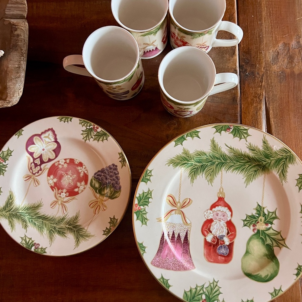 Festive Holiday Dinnerware Set 🎄 - Picture 2 of 5